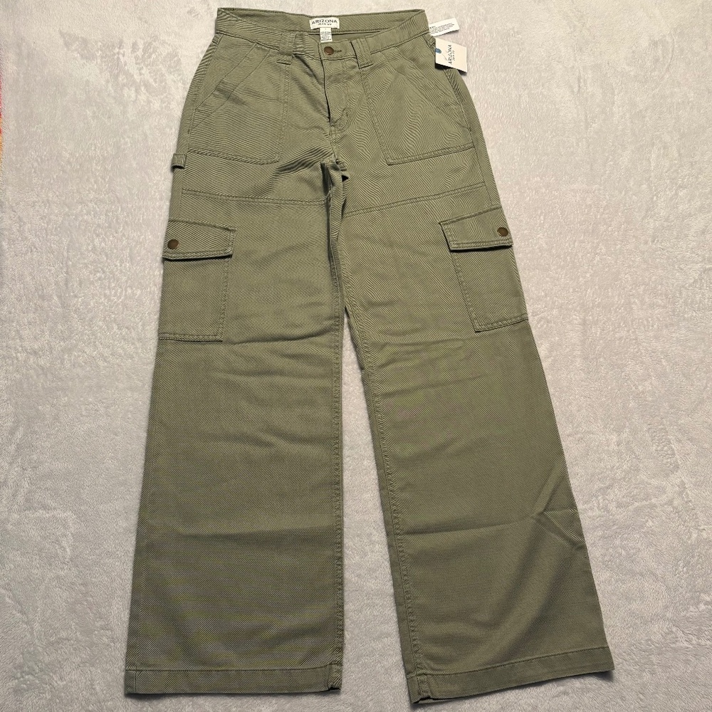 Arizona Jean Co. Woman Cargo Pants Tennessee Sage, Size 1